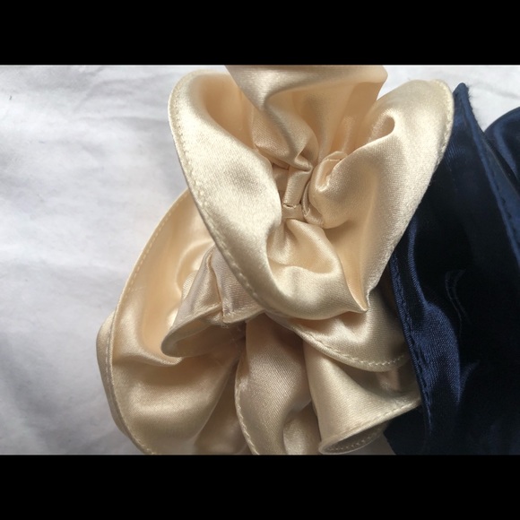 2 x Satin Scrunchies - Cream and Navy NWOT - Picture 12 of 12